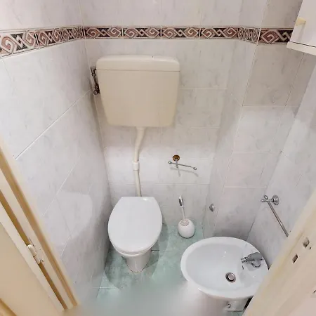 Agreable 2p Moderne En Centre-ville, Proche Avec Balcon, - Fr-1-196-333 Apartment *