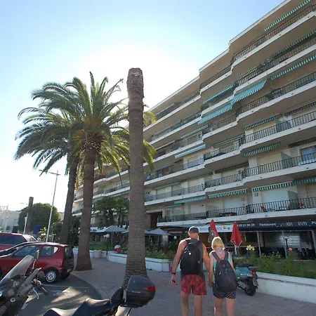 Agreable 2p Moderne En Centre-ville, Proche Avec Balcon, - Fr-1-196-333 * Menton